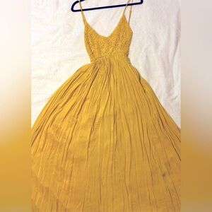 Elegant Yellow Lace Maxi Dress